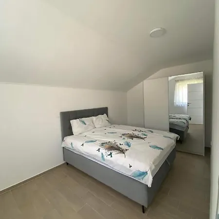 Apartman Zepce דירה *